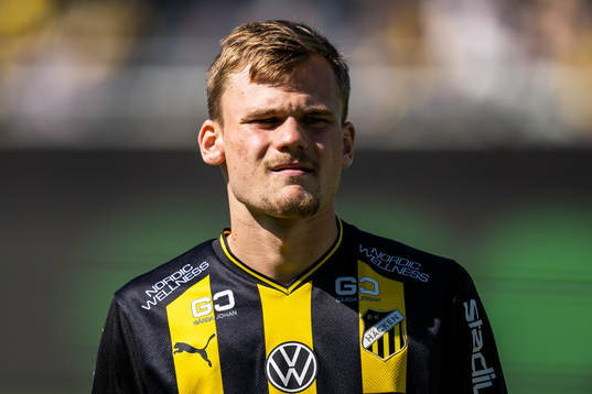 Häckens Oscar Uddenäs vid line up