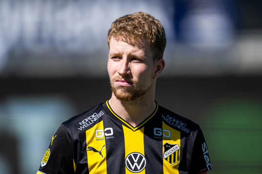 Häckens Samuel Gustafson vid line up