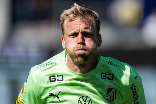 Häckens målvakt Peter Abrahamsson vid line up