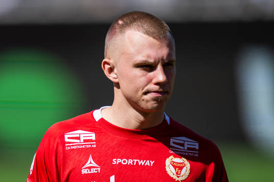 Kalmars Isak Jansson vid line up
