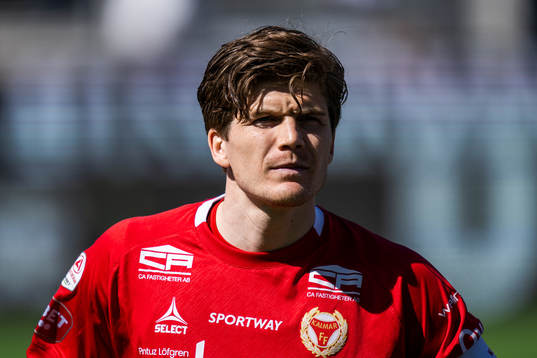 Kalmars Oliver Berg vid line up