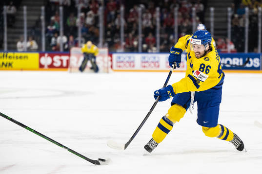 Mathias Bromé of Sweden scores 1-3