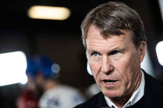 head coach Johan Garpenlöv of Sweden