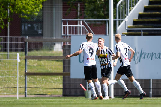 Landskronas Linus R Olsson jublar