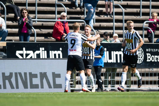 Landskronas Linus R Olsson och Jacob Blixt jublar