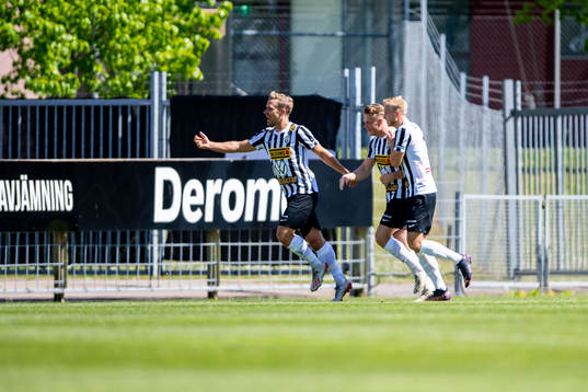 Landskronas Linus R Olsson jublar