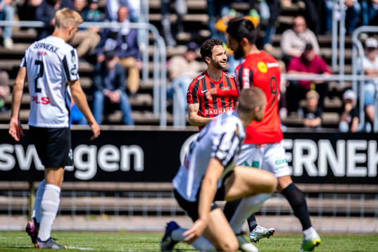 Brommapojkarnas Marijan Cosic jublar