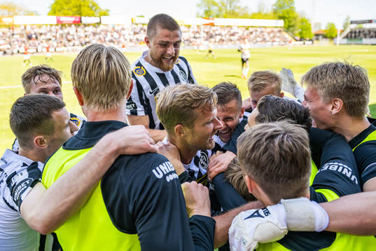 Landskronas Linus R Olsson jublar