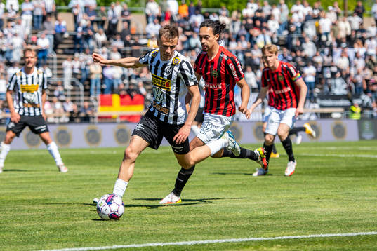 Landskronas Melker Heier  och Brommapojkarnas Monir Jelassi