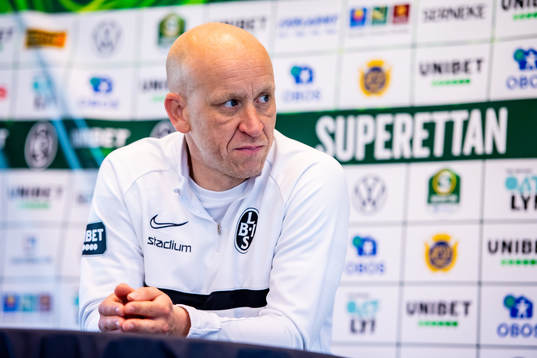 Landskronas tränare Billy Magnusson på presskonferensen