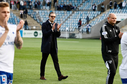 IFK Norrköpings tränare Rikard Norling jublar