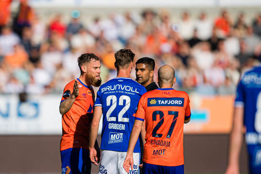 David Thomas Fällman of Aalesund and Mohammad Usman Aslam,