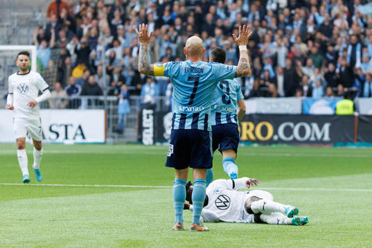 Djurgårdens Magnus Eriksson reagerar
