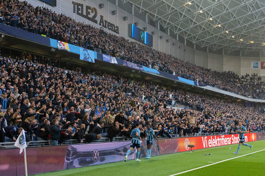 Djurgårdens Joel Asoro och Sead Haksabanovic jublar
