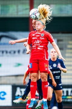 Örebros Katie Lockwood mot Rosengårds Caroline Seger
