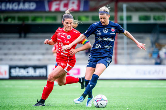 Örebros Carly Wickenheiser mot Rosengårds Olivia Schough