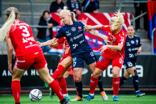 Rosengårds Caroline Seger mot Örebros Katie Lockwood