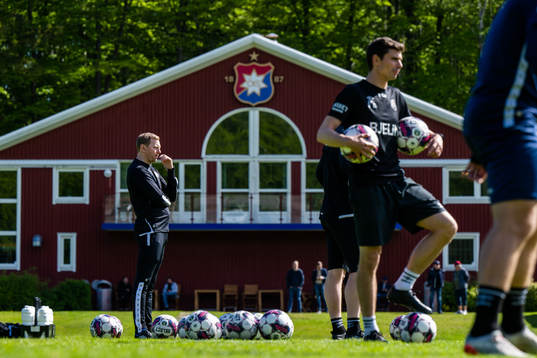 Tränare Brynjar Gunnarsson