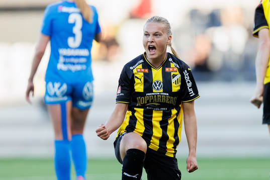 Häckens Stine Larsen jublar