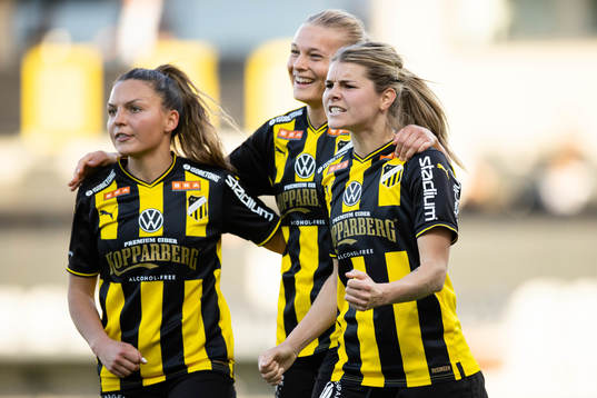 Häckens Stine Larsen jublar