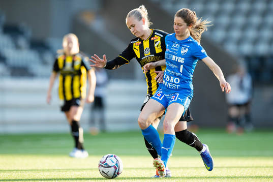 Häckens Filippa Curmark och Kalmars Charléne Nowotny