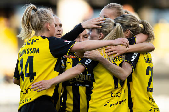 Häckens Stine Larsen jublar