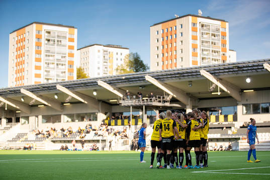 Häckens Stine Larsen jublar