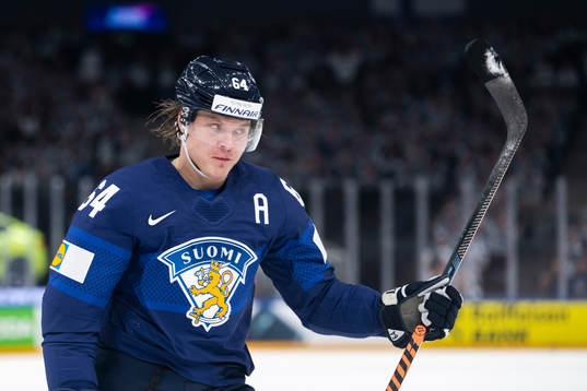 Mikael Granlund of Finland celebrates