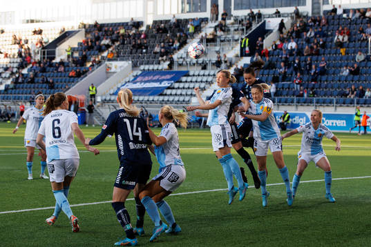 Spel framför Djurgårdens mål