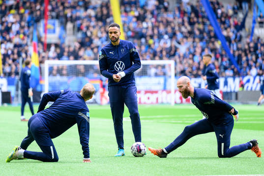 Malmö FFs Isaac Kiese Thelin och Jo Inge Berget innan