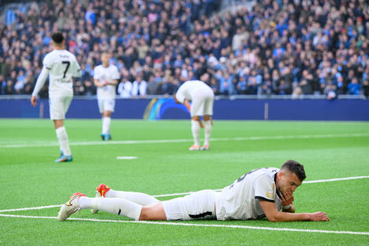 Malmö FFs Matej Chalus deppar