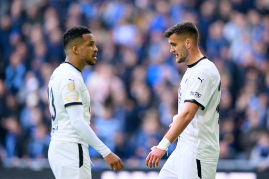Malmö FFs Martin Olsson och Matej Chalus deppar