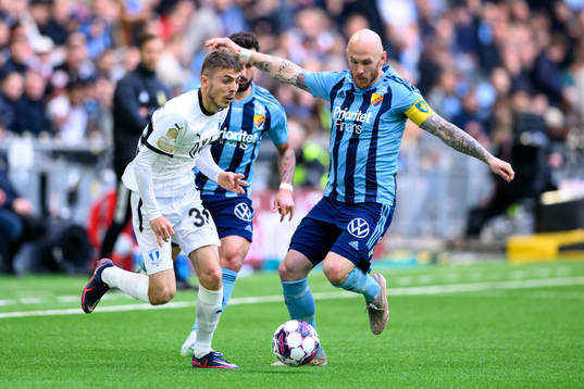 Malmö FFs Patriot Sejdiu och Djurgårdens Magnus Eriksson