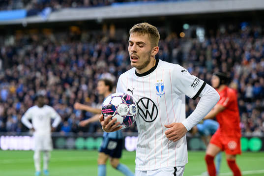 Malmö FFs Patriot Sejdiu deppar