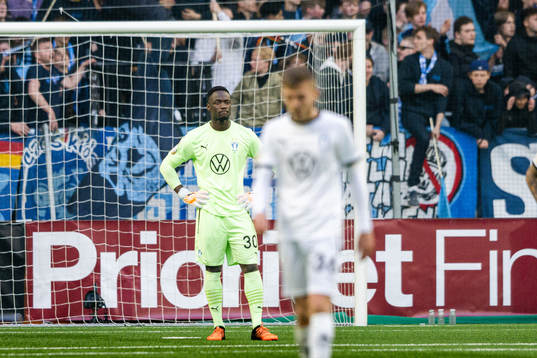 Malmö FFs målvakt deppar
