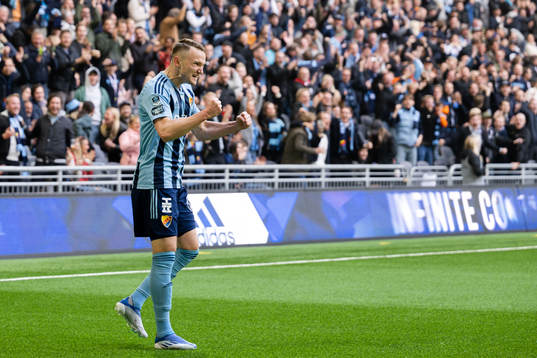Djurgårdens Piotr Johansson jublar