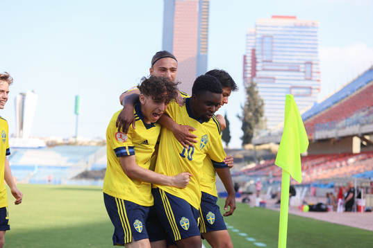 Sveriges  Taha Ayari, Elison Makolli, Jardell Kanga Matteo