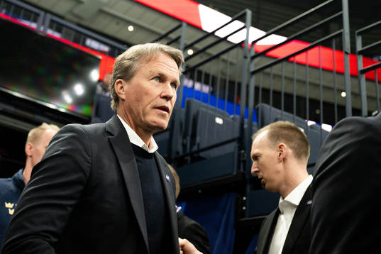 Head coach Johan Garpenlöv of Sweden