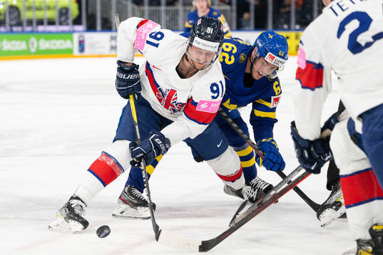 Ben Lake of Great Britain against Joel Kellman of Sweden
