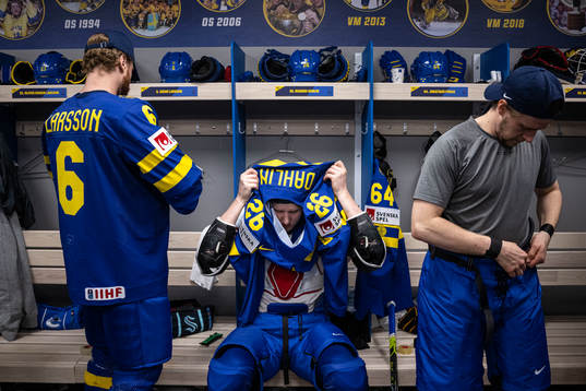 Bläddra bland fler bilder av 2022 IIHF Ice Hockey World Championship, day 5, Sweden - Great Britain