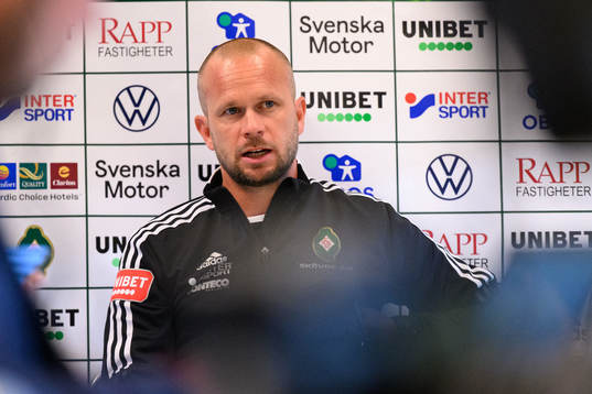 Skövdes tränare Tobias Linderoth på en presskonferens