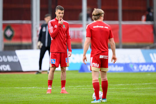 Skövdes Yohann Fellrath innan fotbollsmatchen i Superettan