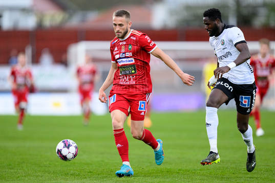 Skövdes Jack Cooper Love och Örebros Nasiru Moro