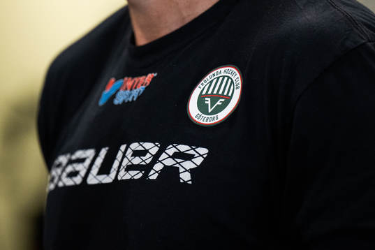 Frölundas logotyp på en t-shirt