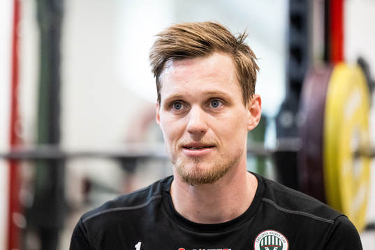 målvakt Lars Johansson