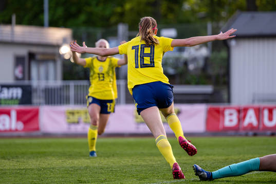 Sveriges Bianca Hultbäck Nattland jublar