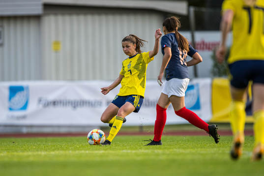 Sveriges Mikaela Stojanovska  och Frankrikes Katia Imarazene