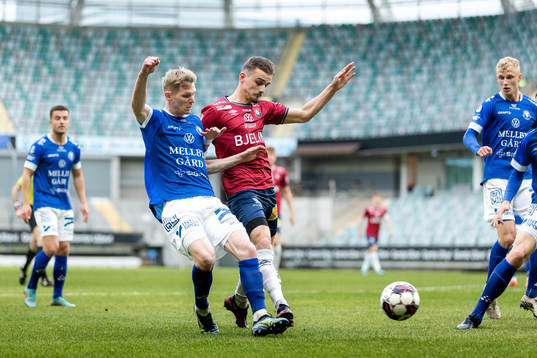 Trelleborgs Fritiof Björkén och Örgrytes Ajdin Zeljkovic