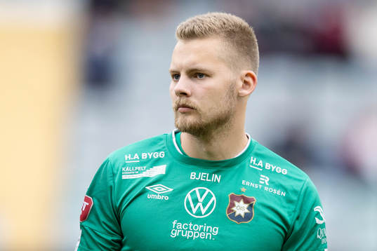 Örgrytes målvakt Robin Wallinder på line up innan