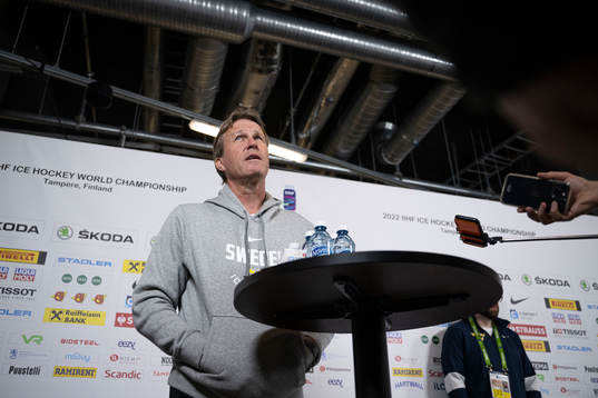 Head coach Johan Garpenlöv of Sweden